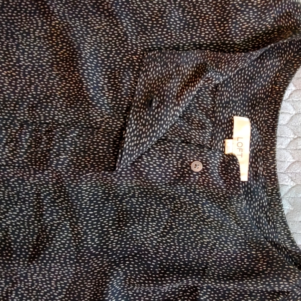 Loft sleeveless shell, black with tan dots.